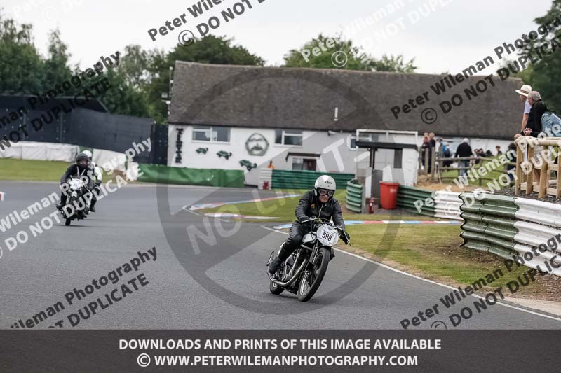 Vintage motorcycle club;eventdigitalimages;mallory park;mallory park trackday photographs;no limits trackdays;peter wileman photography;trackday digital images;trackday photos;vmcc festival 1000 bikes photographs